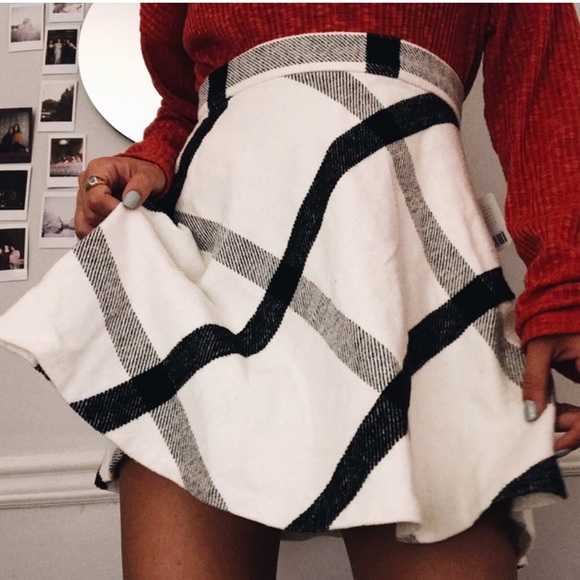 Urban Outfitters Dresses & Skirts - NEW urban plaid skirt